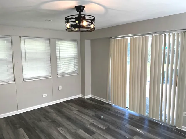 $130,000 | 22 Apple Lane, Park Forest, IL 60466