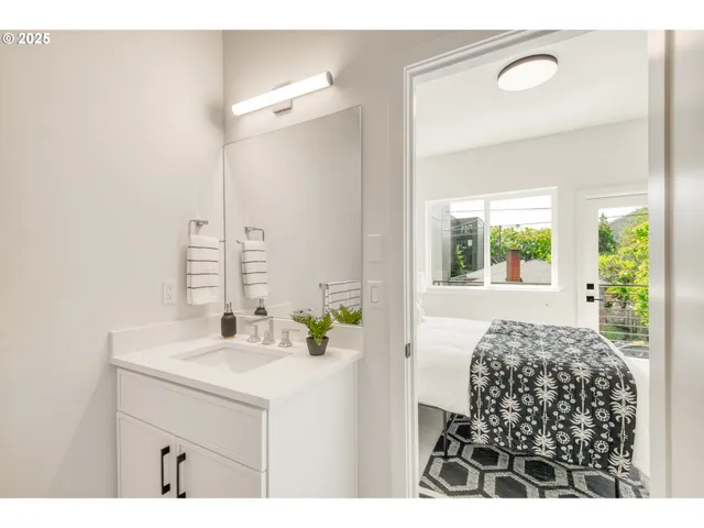 $409,900 | 6808 Northeast 6th Avenue, Portland, OR 97211