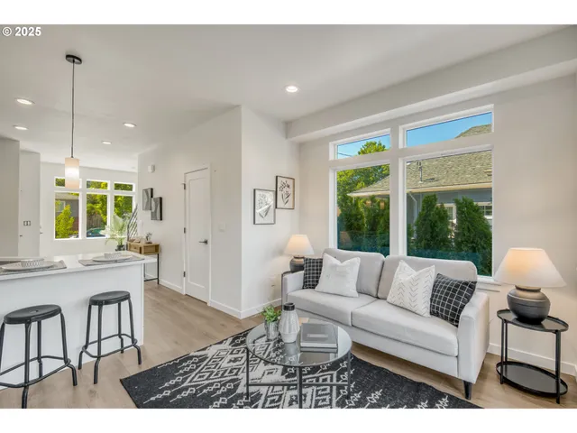 $409,900 | 6808 Northeast 6th Avenue, Portland, OR 97211