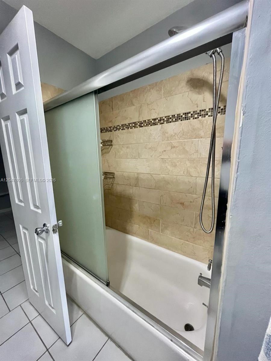 9851 Sandalfoot Boulevard, Unit 213 Boca Raton, FL 33428 - Photo 4 of 10