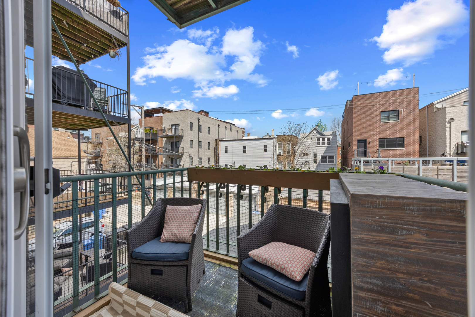 860 West Buckingham Place, Unit 2W Chicago, IL 60657 - Photo 21 of 27
