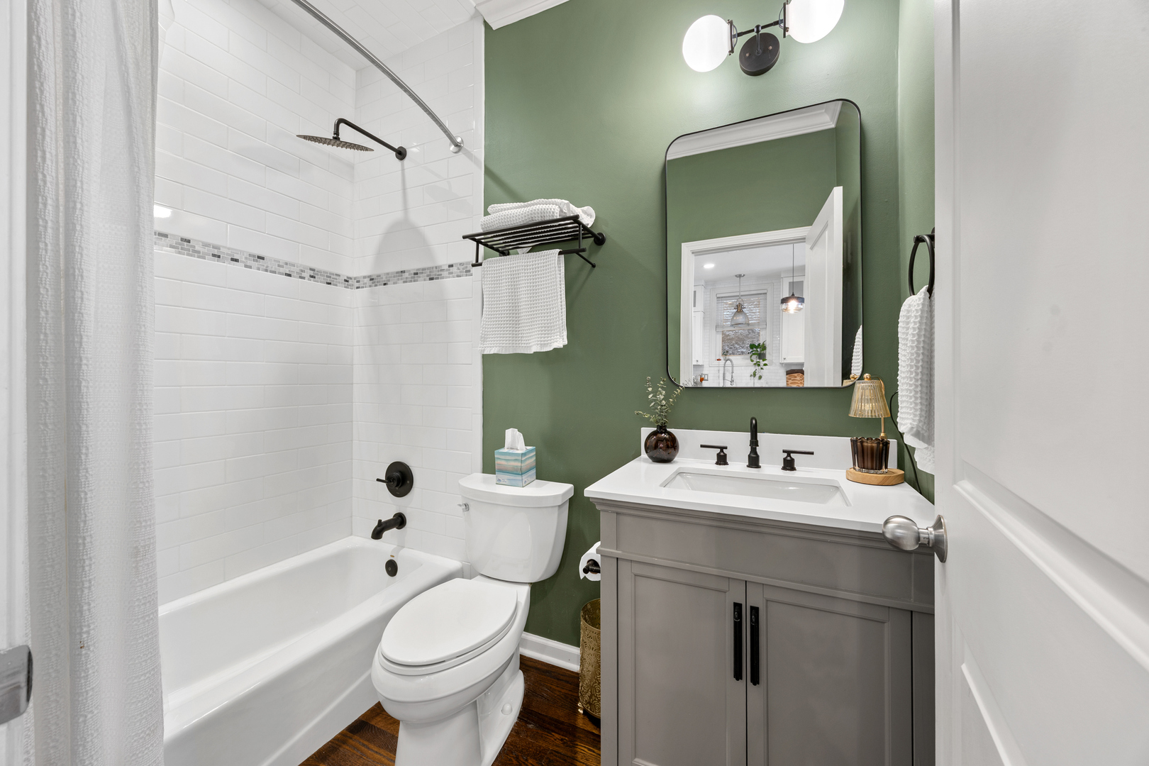 860 West Buckingham Place, Unit 2W Chicago, IL 60657 - Photo 25 of 27