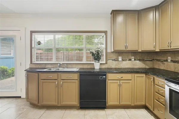 $2,700 | 5161 Bartlett Drive, The Colony, TX 75056