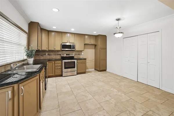 $2,700 | 5161 Bartlett Drive, The Colony, TX 75056