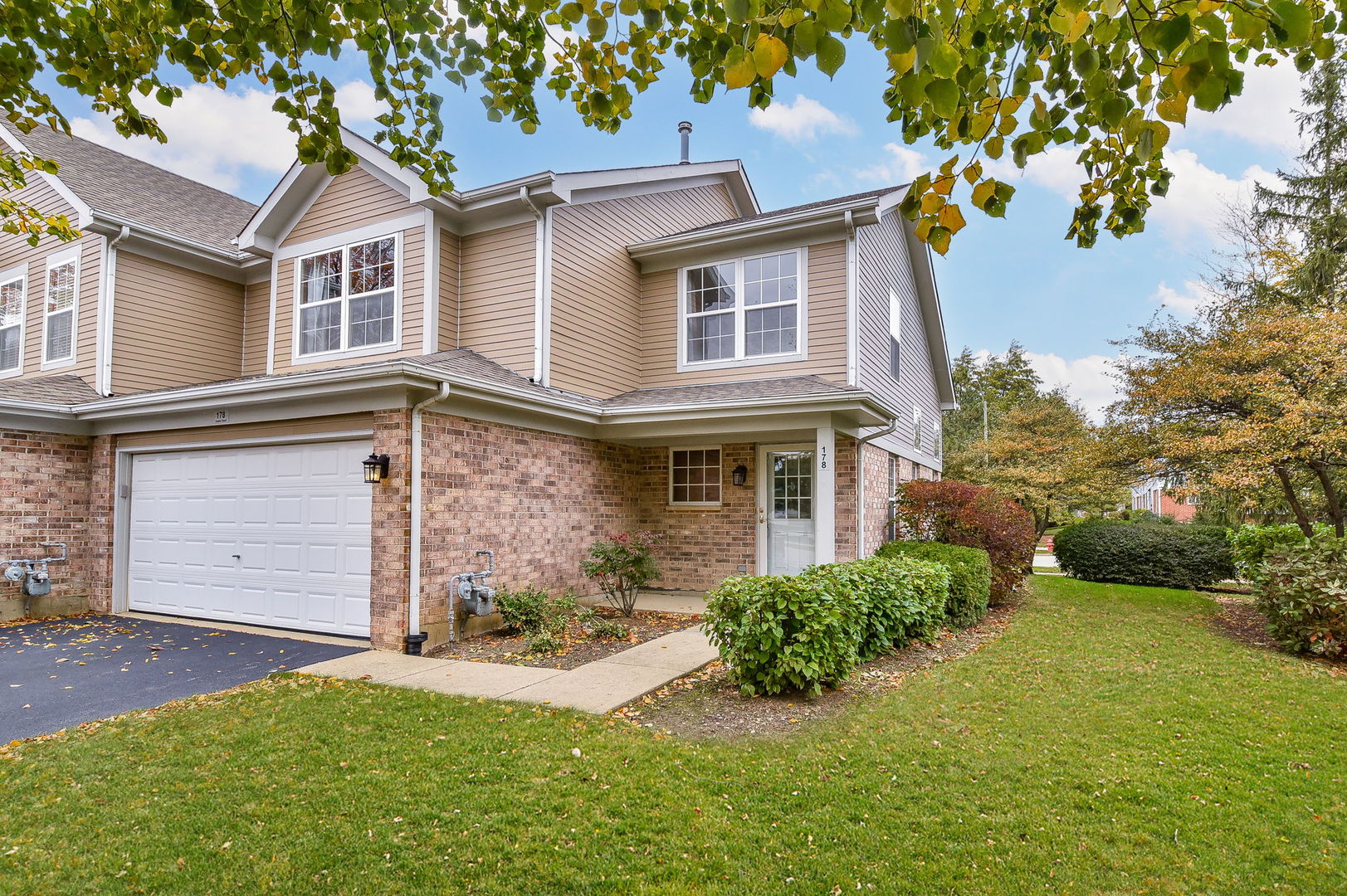 178 Avalon Court, Roselle, IL 60172 Compass