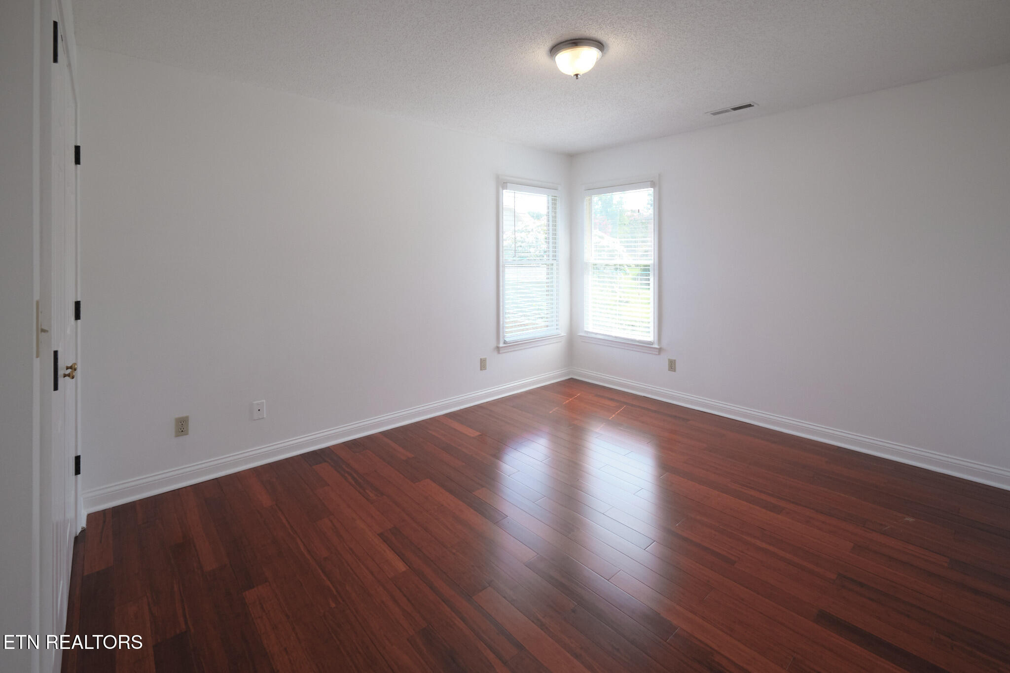 123 Capital Circle Oak Ridge, TN 37830 - Photo 30 of 44 123 Capital Circle Oak Ridge , TN 37830
