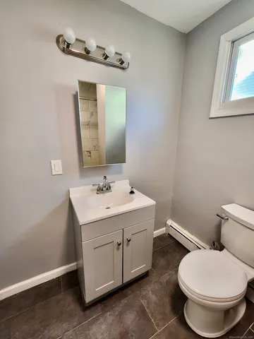 $1,850 | 980 Pembroke Street, Unit 1L, Bridgeport, CT 06608