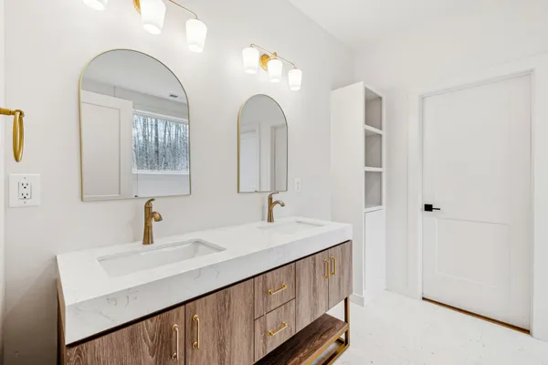 $555,000 | 6384 Old Natchez Trace, Santa Fe, TN 38482
