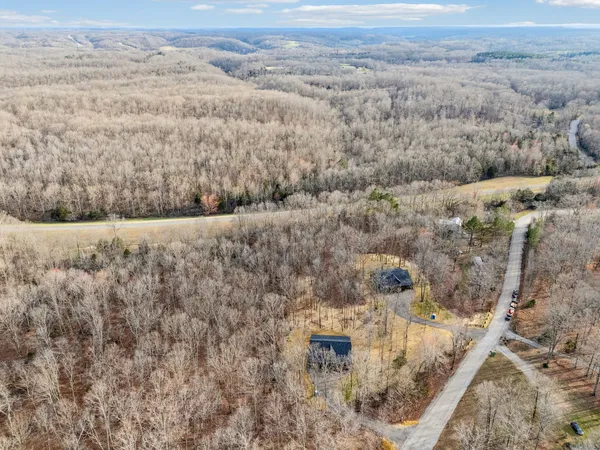 $555,000 | 6384 Old Natchez Trace, Santa Fe, TN 38482