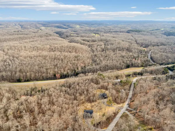 $555,000 | 6384 Old Natchez Trace, Santa Fe, TN 38482