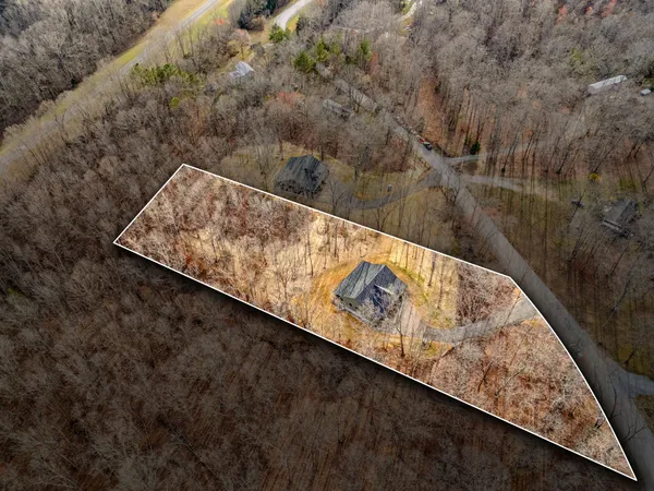 $555,000 | 6384 Old Natchez Trace, Santa Fe, TN 38482