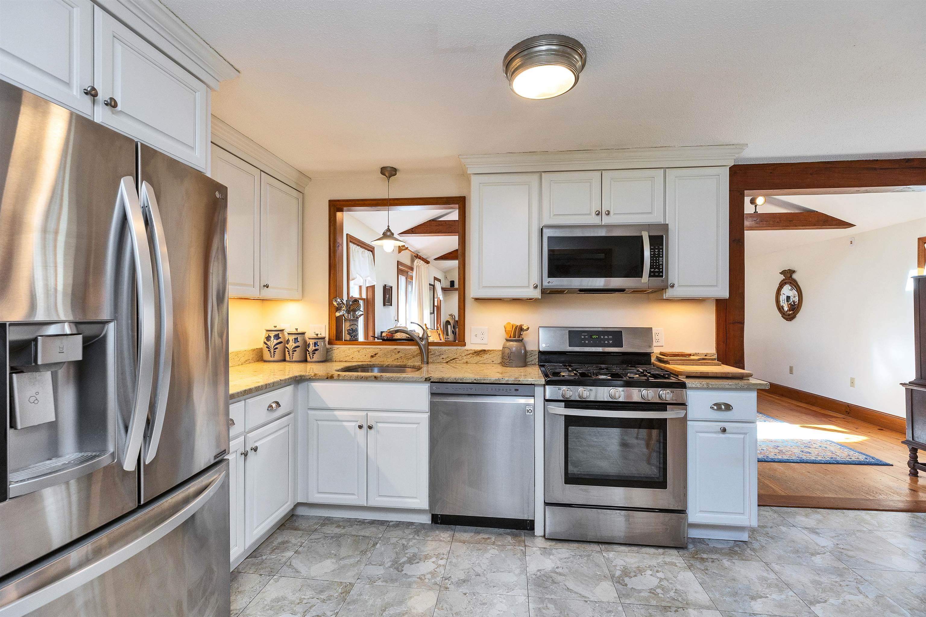 33 Millbrook Drive Milford, NH 03055 - Photo 19 of 42