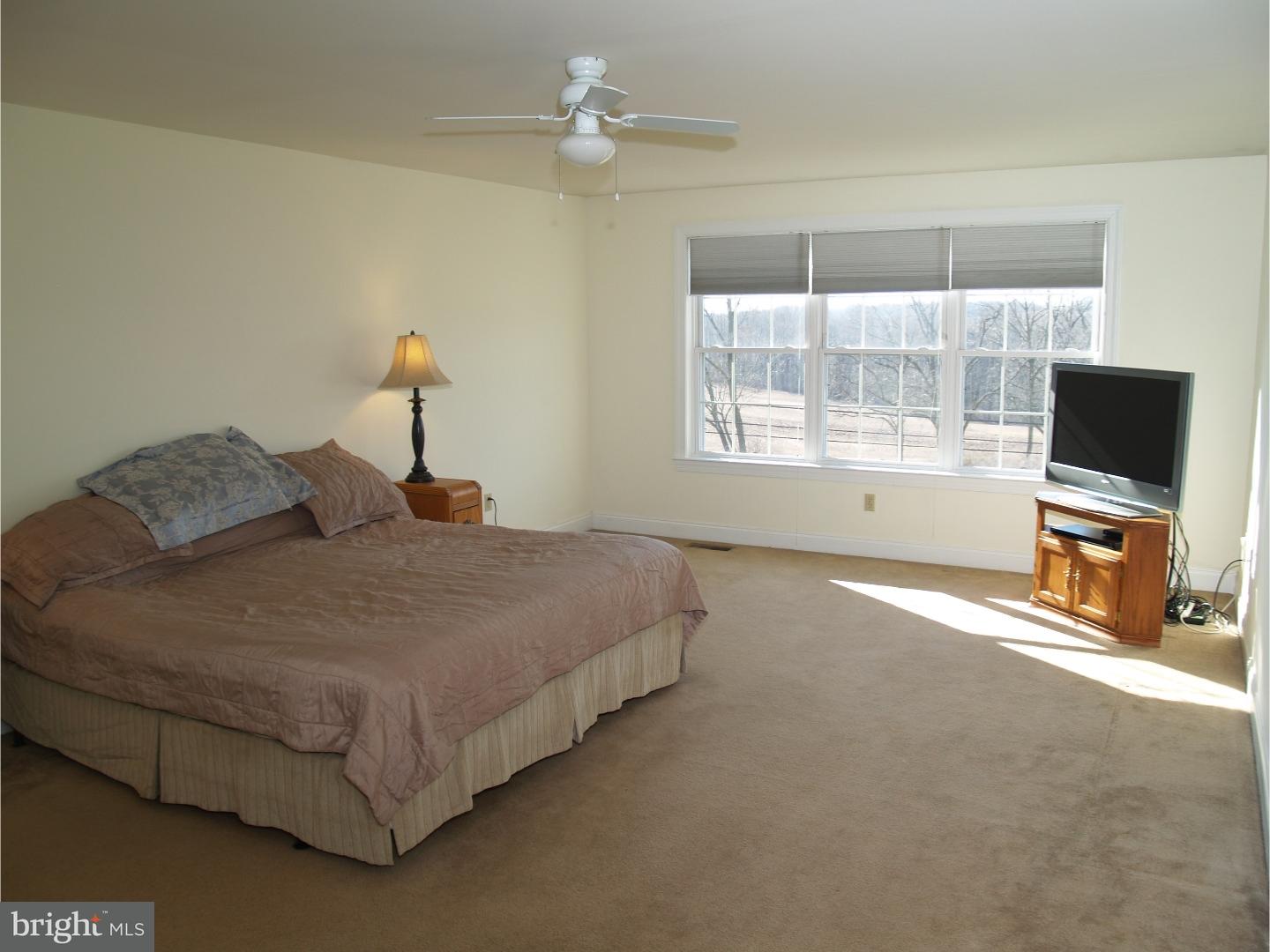 7274 Bell Gate Road Coopersburg, PA 18036 - Photo 7 of 10 Gallery Image 7