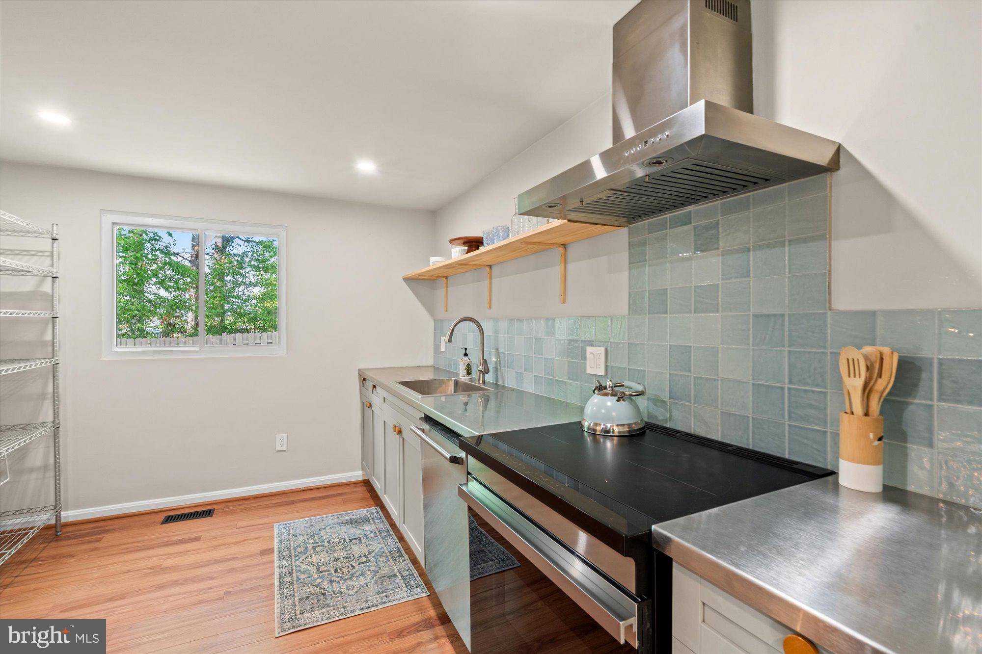 2228 Cocquina Drive Reston, VA 20191 - Photo 14 of 36