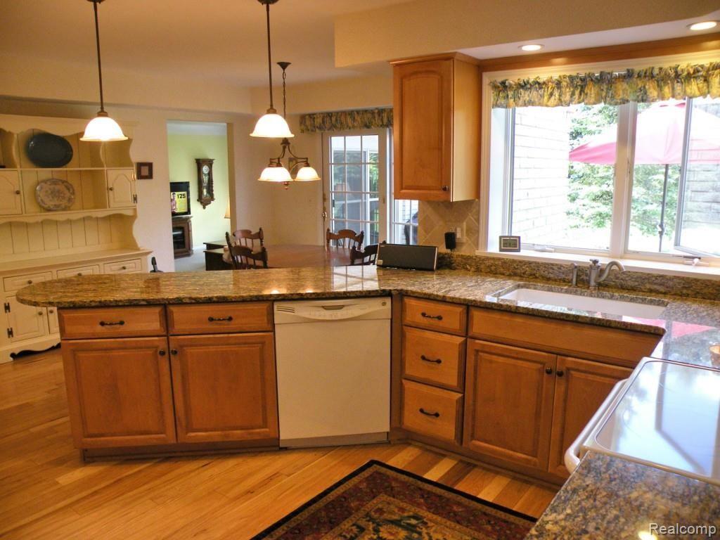 3120 Kilburn Road West Rochester Hills, MI 48306 - Photo 7 of 31