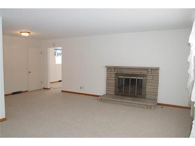 672 Bernhard Road Columbus, OH 43213 - Photo 2 of 15