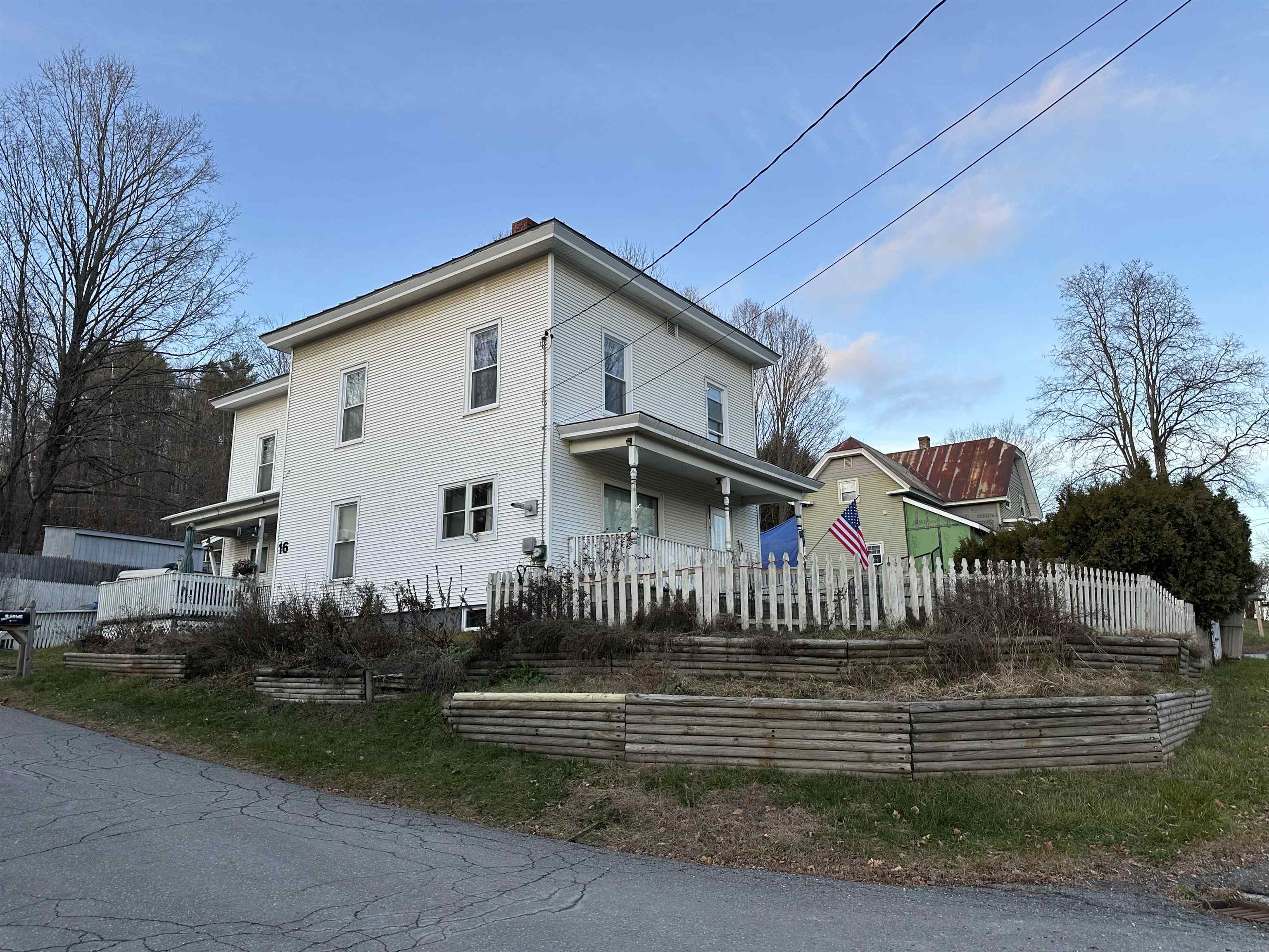 16 Howe Street Williamstown, VT 05679 - Photo 2 of 20