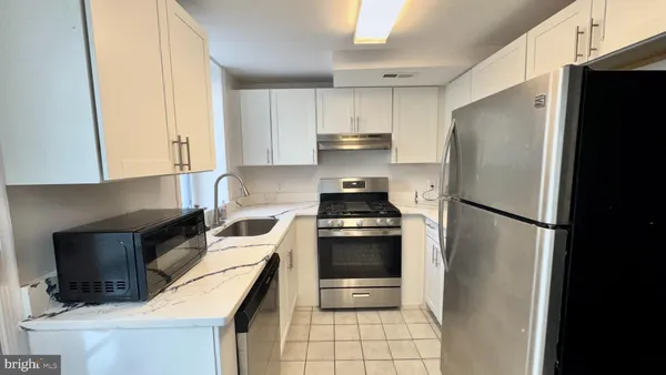 $3,800 | 605 2nd Street Northeast, Washington, DC 20002