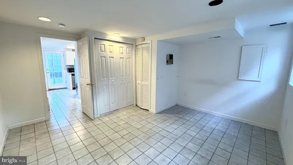$3,800 | 605 2nd Street Northeast, Washington, DC 20002