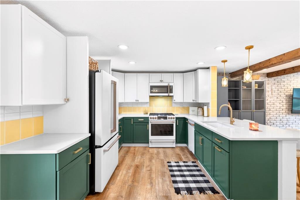 532 Hunters Path Road Bridgeville, PA 15017 - Photo 8 of 44 Kitchen