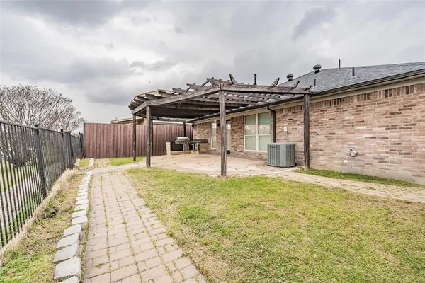 $2,365 | 7414 Lake Front Trail, Arlington, TX 76002