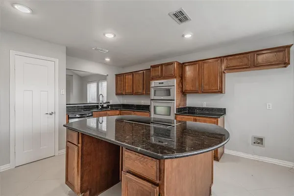 $2,365 | 7414 Lake Front Trail, Arlington, TX 76002