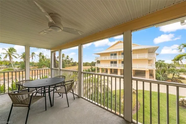 $1,000,000 | 585 East Gulf Drive, Unit A2, Sanibel, FL 33957