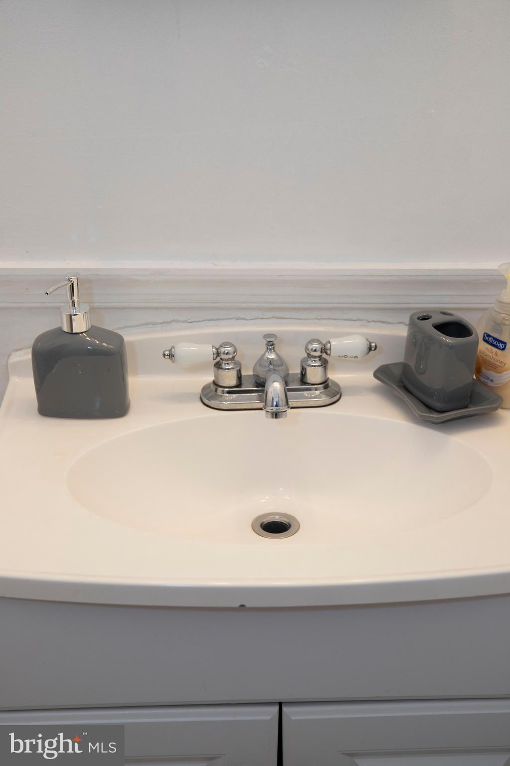 1543 Northwick Road Baltimore, MD 21218 - Photo 22 of 55 1st floor bath