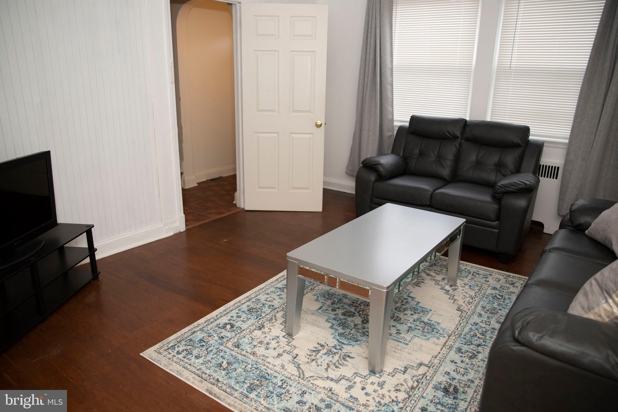 1543 Northwick Road Baltimore, MD 21218 - Photo 4 of 55 Living Room
