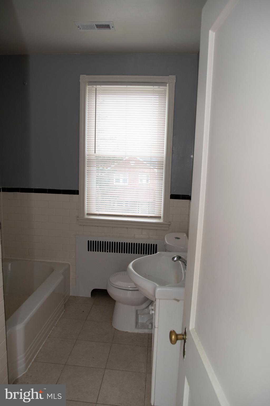 1543 Northwick Road Baltimore, MD 21218 - Photo 35 of 55 2nd Floor Bath