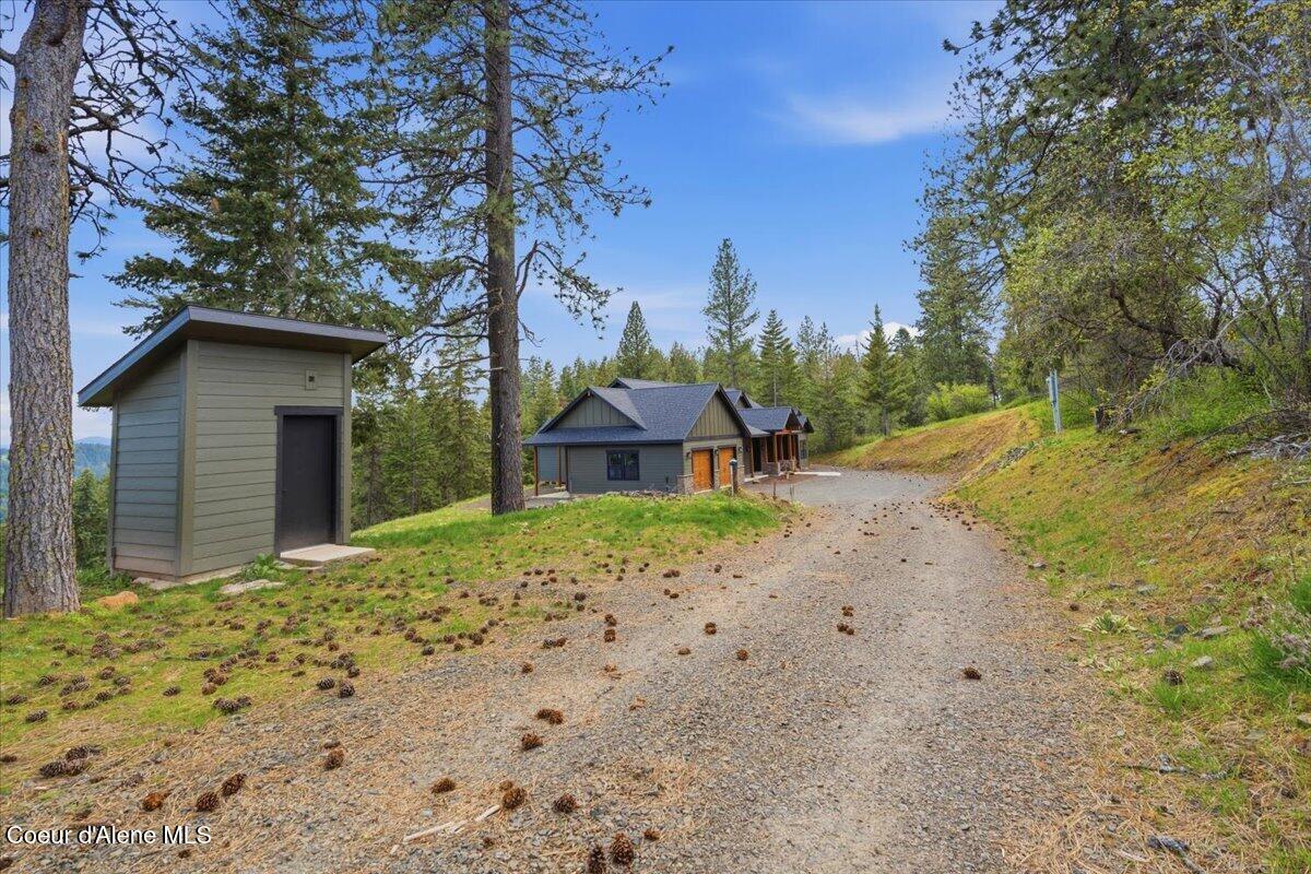 8606 West Bennion Road Coeur D'Alene, ID 83814 - Photo 21 of 86 022-Driveway