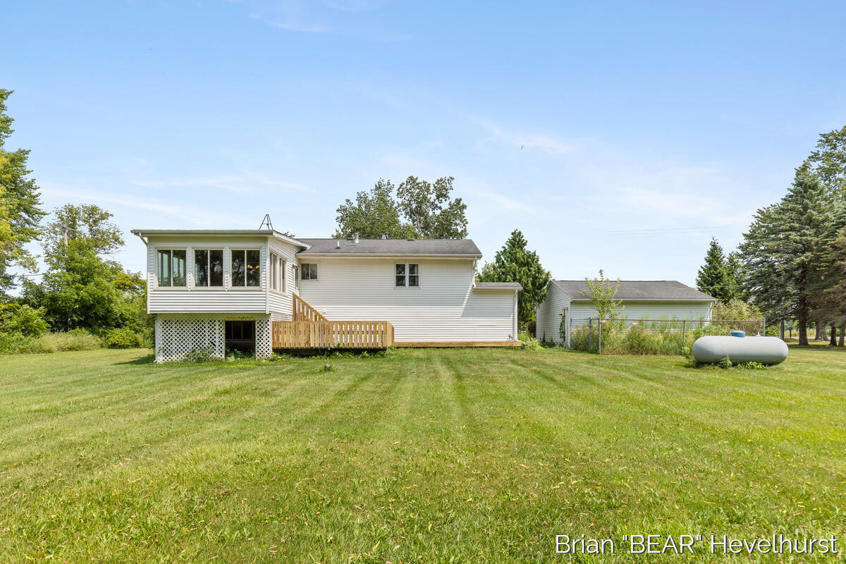 10015 Oneida Road Grand Ledge, MI 48837 - Photo 30 of 33 10015-Oneida_028