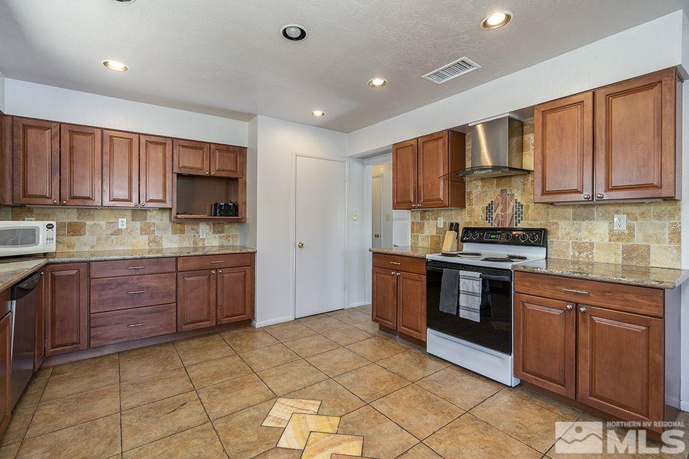 3370 Lookout Place Reno, NV 89503 - Photo 9 of 22 Photo 9