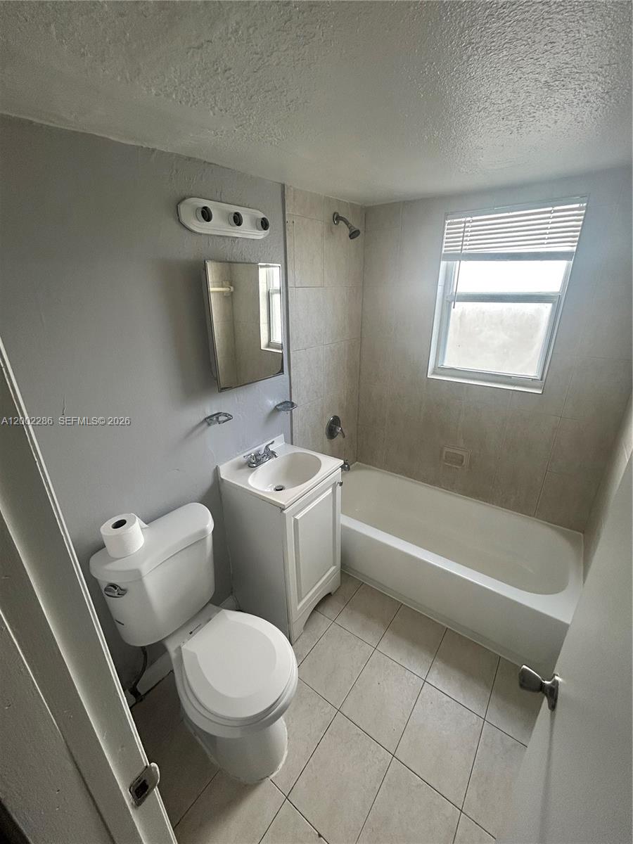 161 Northwest 15th Street, Unit 3 Miami, FL 33136 - Photo 8 of 15