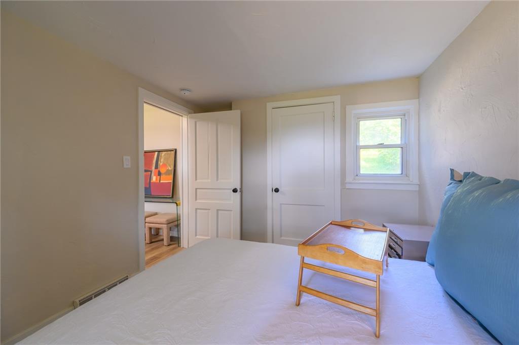 2437 Bruce Way Pittsburgh, PA 15218 - Photo 11 of 24 Gallery Image 11