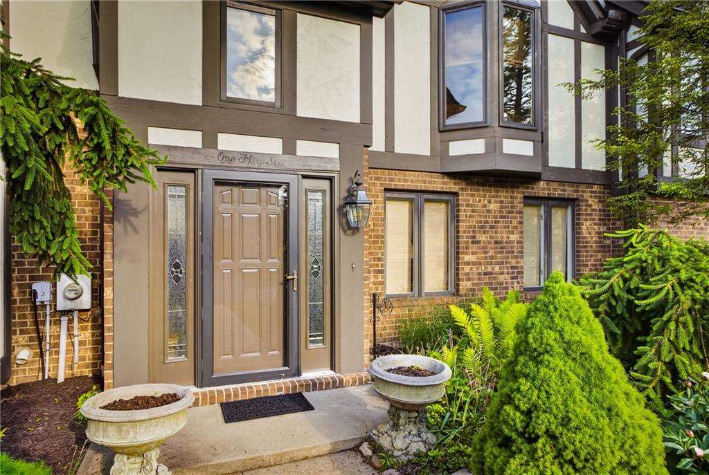 156 Shadow Ridge Drive Pittsburgh, PA 15238 - Photo 2 of 48 2 bedroom, 2 full bath, 1 half bath home