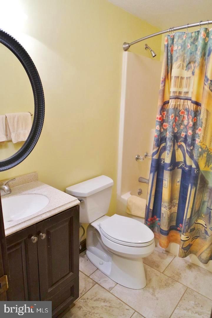 285 Player Road Basye, VA 22810 - Photo 16 of 25 Main Level full bath