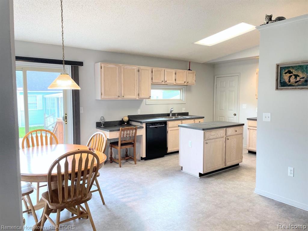 3636 Mildred Avenue Rochester Hills, MI 48309 - Photo 7 of 25