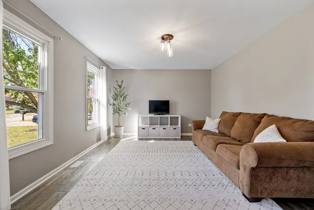 $390,000 | 1500 Howland Drive, Joliet, IL 60431