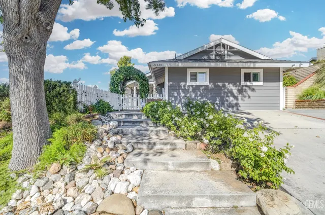 $950,000 | Undisclosed Address, Santa Clarita, CA 91350