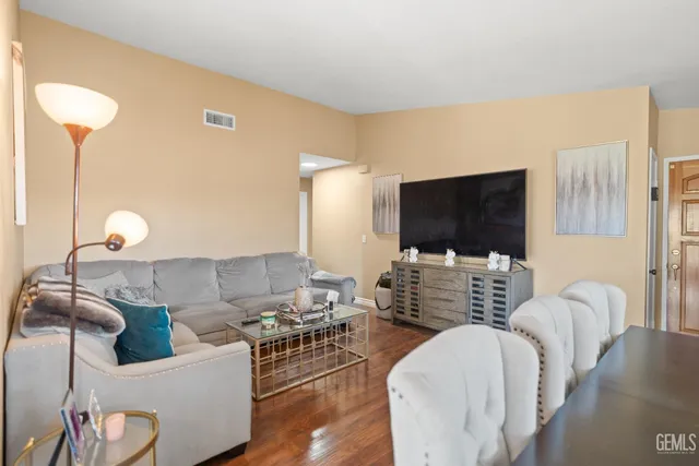 $950,000 | Undisclosed Address, Santa Clarita, CA 91350