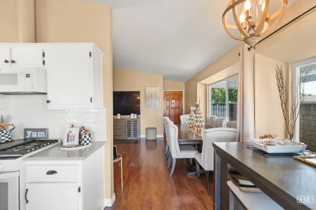 $950,000 | Undisclosed Address, Santa Clarita, CA 91350