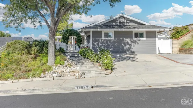 $950,000 | Undisclosed Address, Santa Clarita, CA 91350