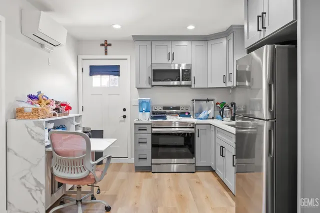 $950,000 | Undisclosed Address, Santa Clarita, CA 91350