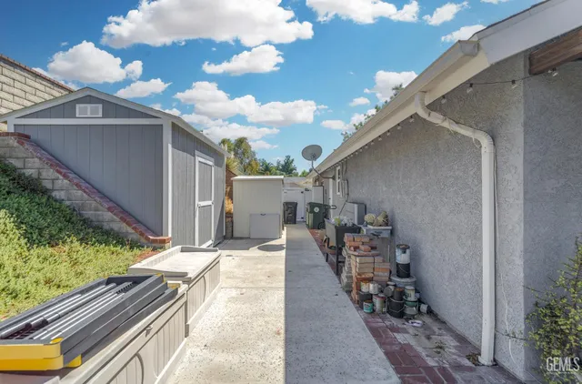 $950,000 | Undisclosed Address, Santa Clarita, CA 91350