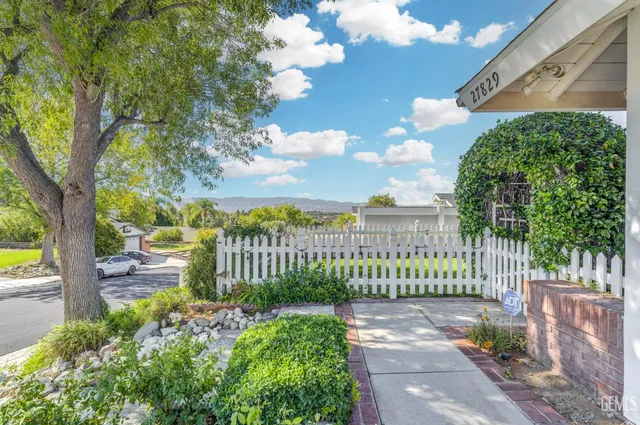 $950,000 | Undisclosed Address, Santa Clarita, CA 91350