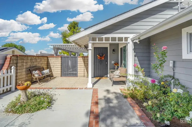 $950,000 | Undisclosed Address, Santa Clarita, CA 91350