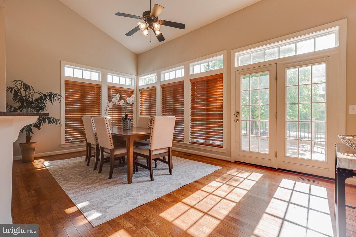 41777 Purpose Way Aldie, VA 20105 - Photo 17 of 44 Morning/ Sunroom off Kitchen
