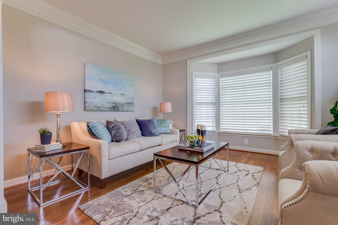 41777 Purpose Way Aldie, VA 20105 - Photo 8 of 44 Living Room