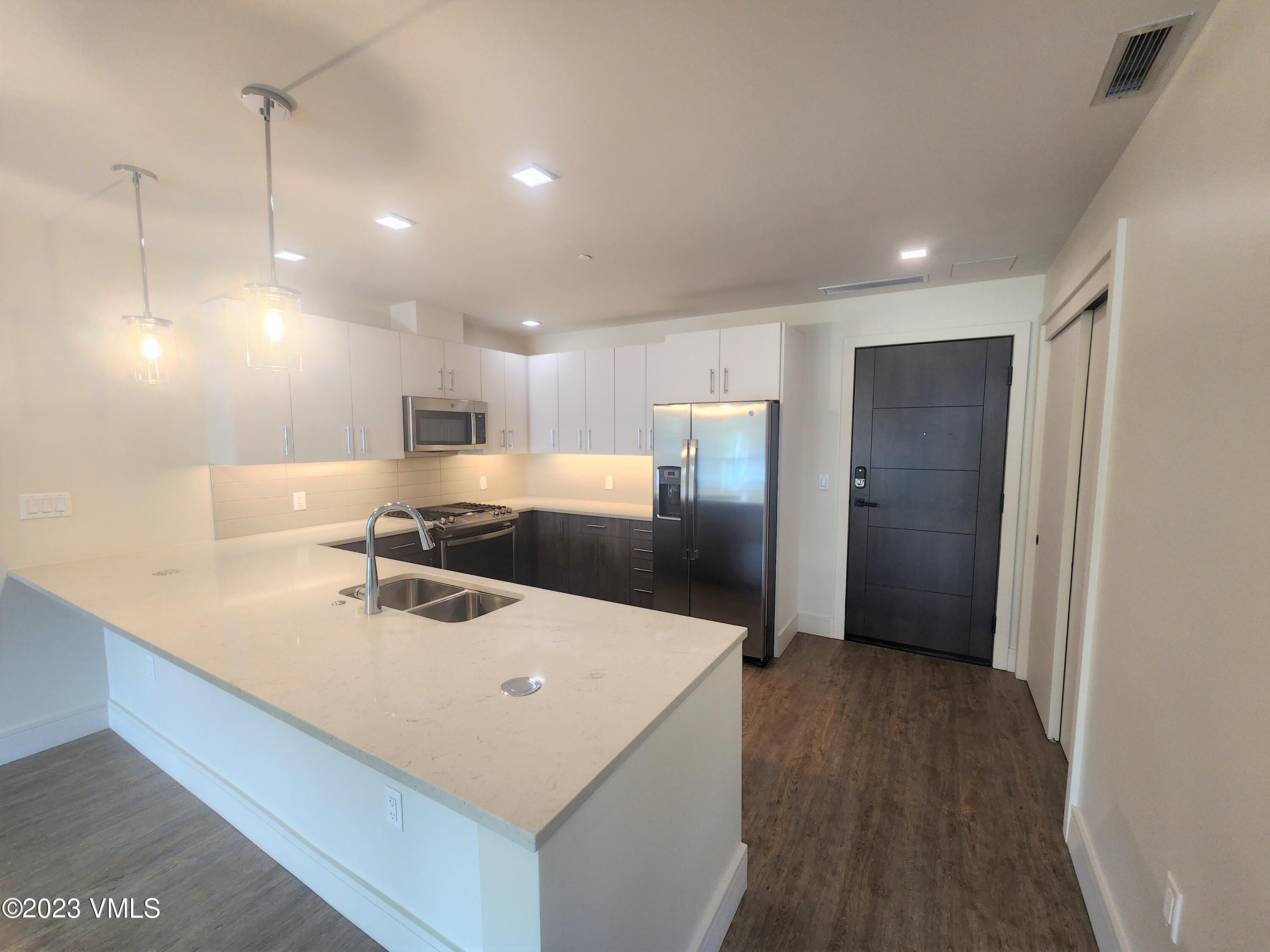 430 South Frontage Road East, Unit RUN Vail, CO 81657 - Photo 25 of 28 20230803_125440